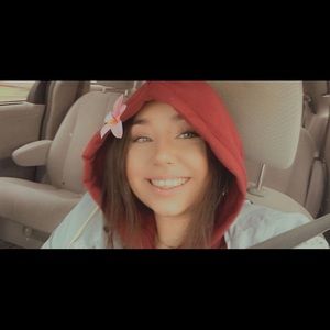 Meet your Posher, Alyssa